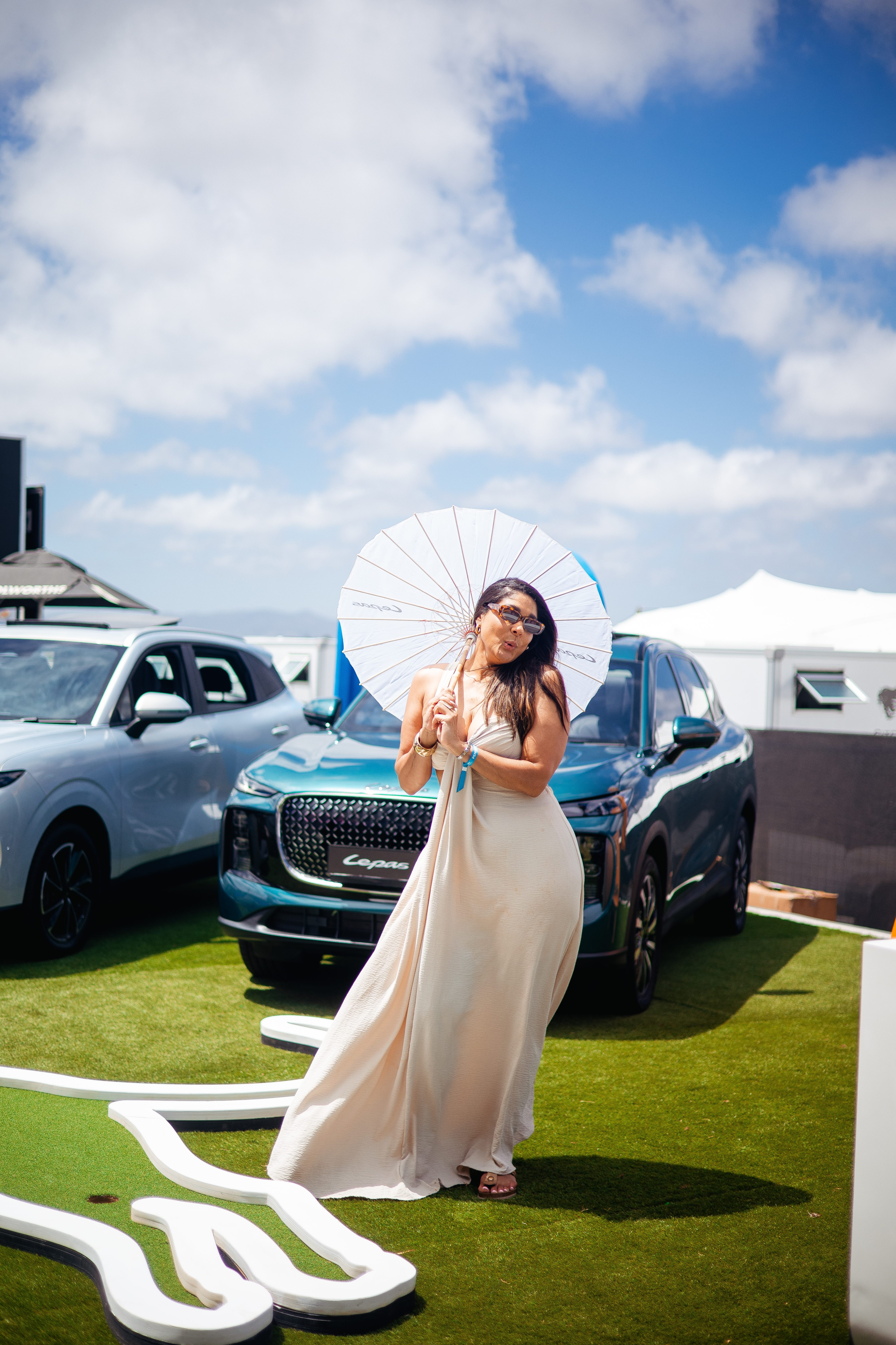 Lepas fashion and vehicle brand moment